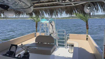 Tiki Vibes Party Boats gallery photo 5