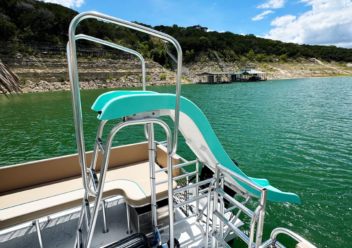 Bachelorette party on a tiki boat on Lake Travis