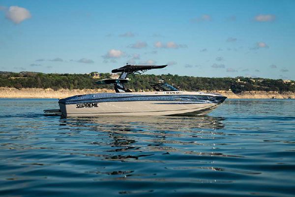 Wakesurf Boats gallery photo 2