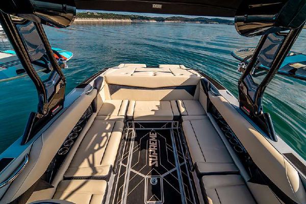 Wakesurf Boats gallery photo 4