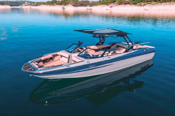 Wakesurf Boats